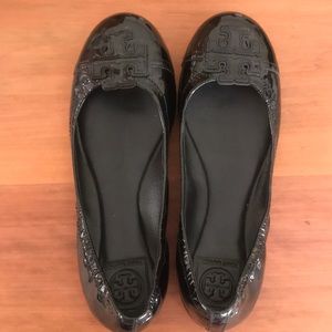 Tory Burch black carina ballet flats